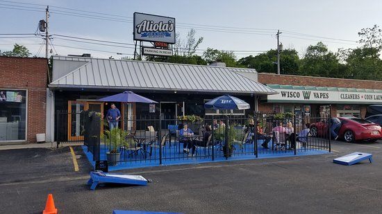 Aliota's Pub & Grill